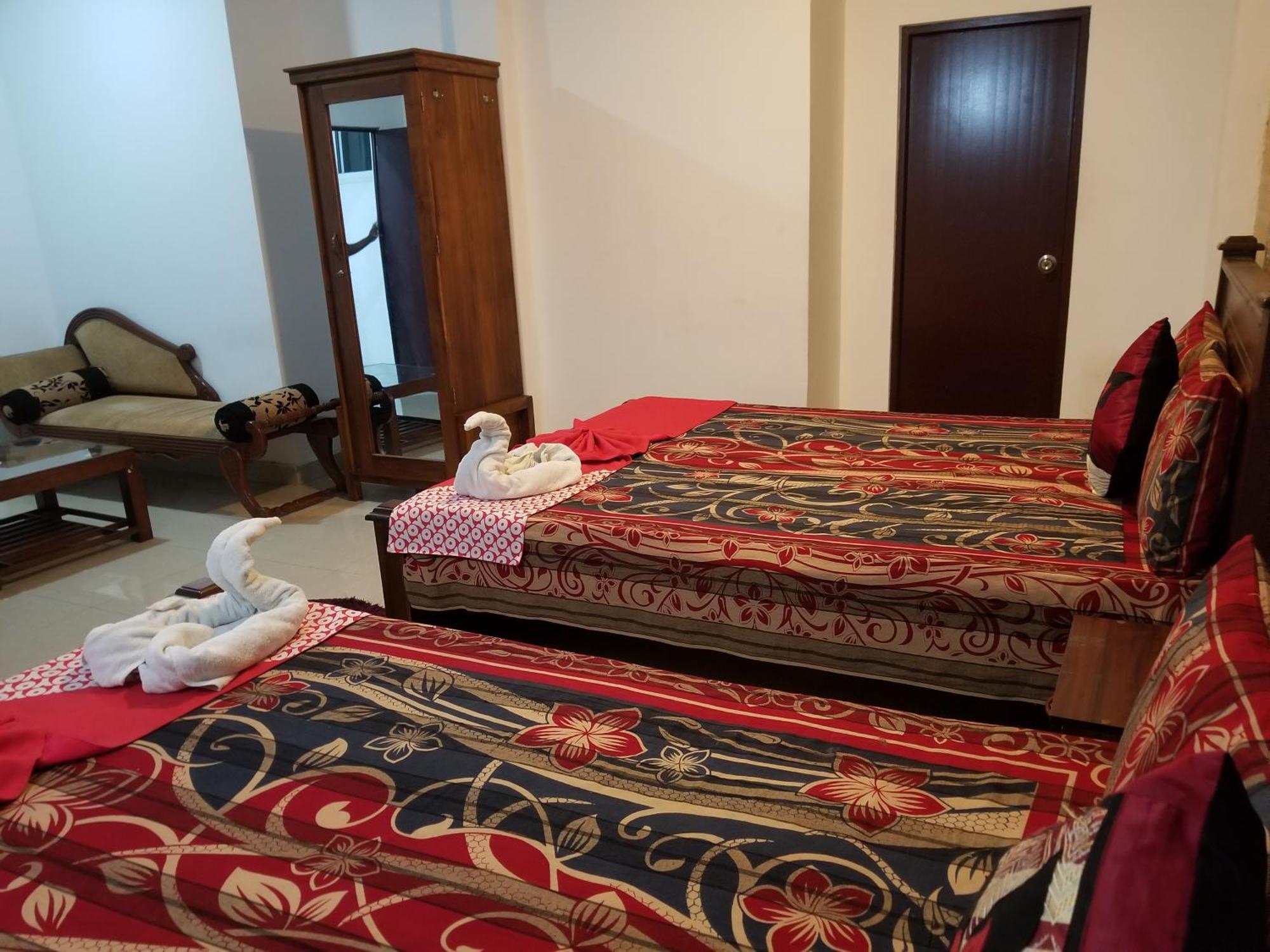 Airport Transit Kings Hotel كاتوناياكى المظهر الخارجي الصورة