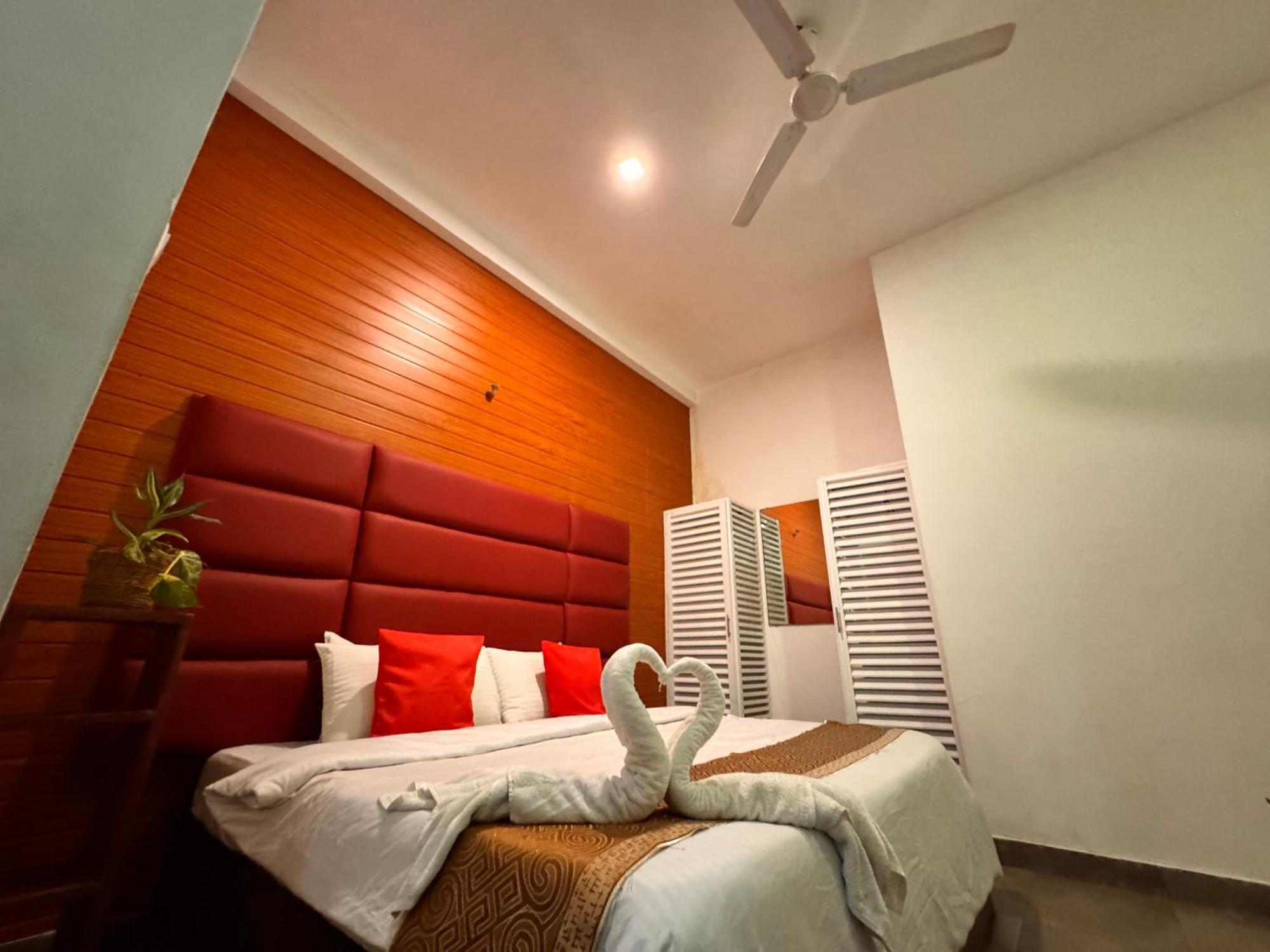 Airport Transit Kings Hotel كاتوناياكى المظهر الخارجي الصورة