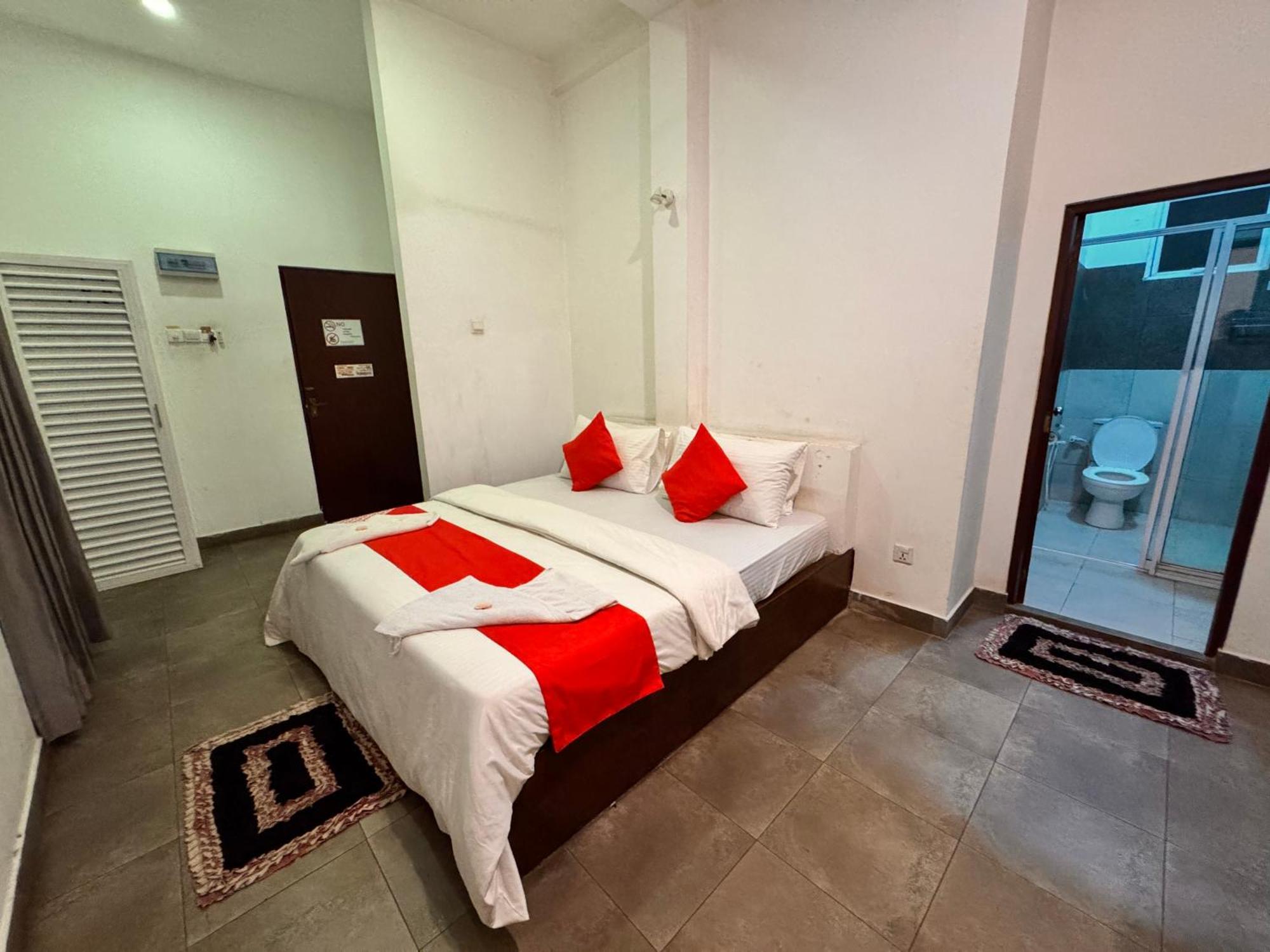 Airport Transit Kings Hotel كاتوناياكى المظهر الخارجي الصورة