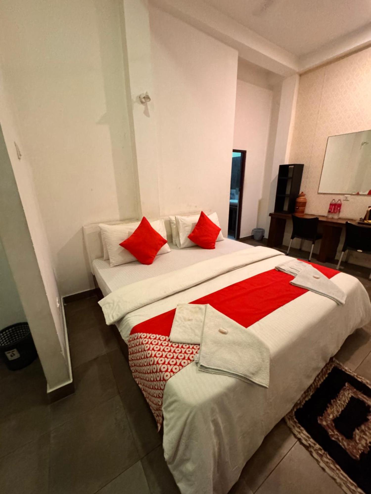 Airport Transit Kings Hotel كاتوناياكى المظهر الخارجي الصورة