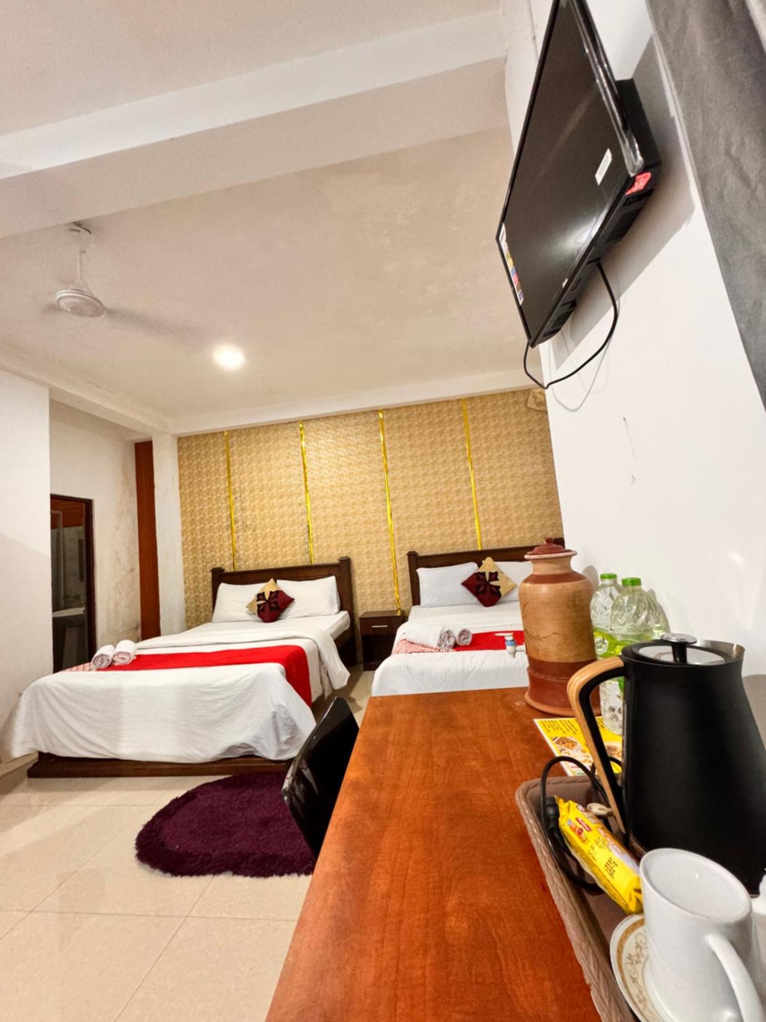 Airport Transit Kings Hotel كاتوناياكى المظهر الخارجي الصورة
